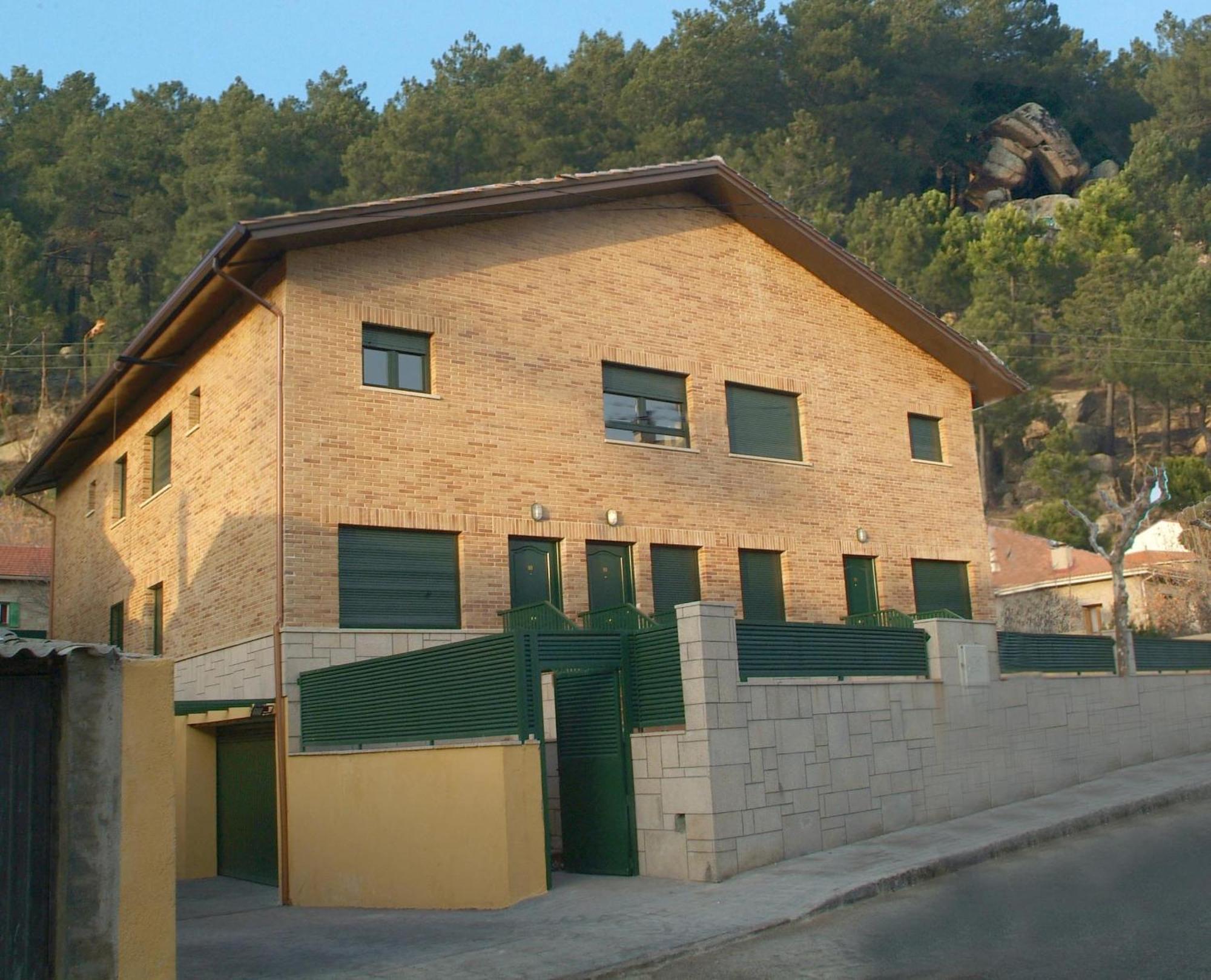 Apartahotel Rural Collarubio Luxury Collado Mediano Exterior foto